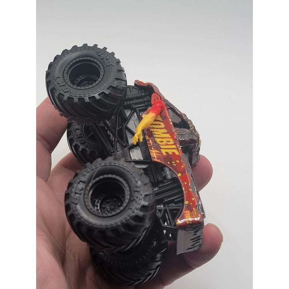 Loose Monster Jam Fire And Ice Zombie 1:64 Monster Truck